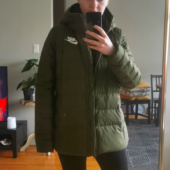 Nike Women's Down Puffa Jacket - Picture 2 of 4